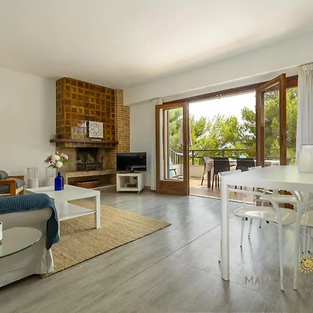 Voramar I First Line Pine Walk Apartment Port de Pollença