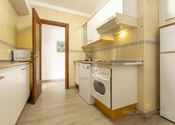 Voramar I First Line Pine Walk